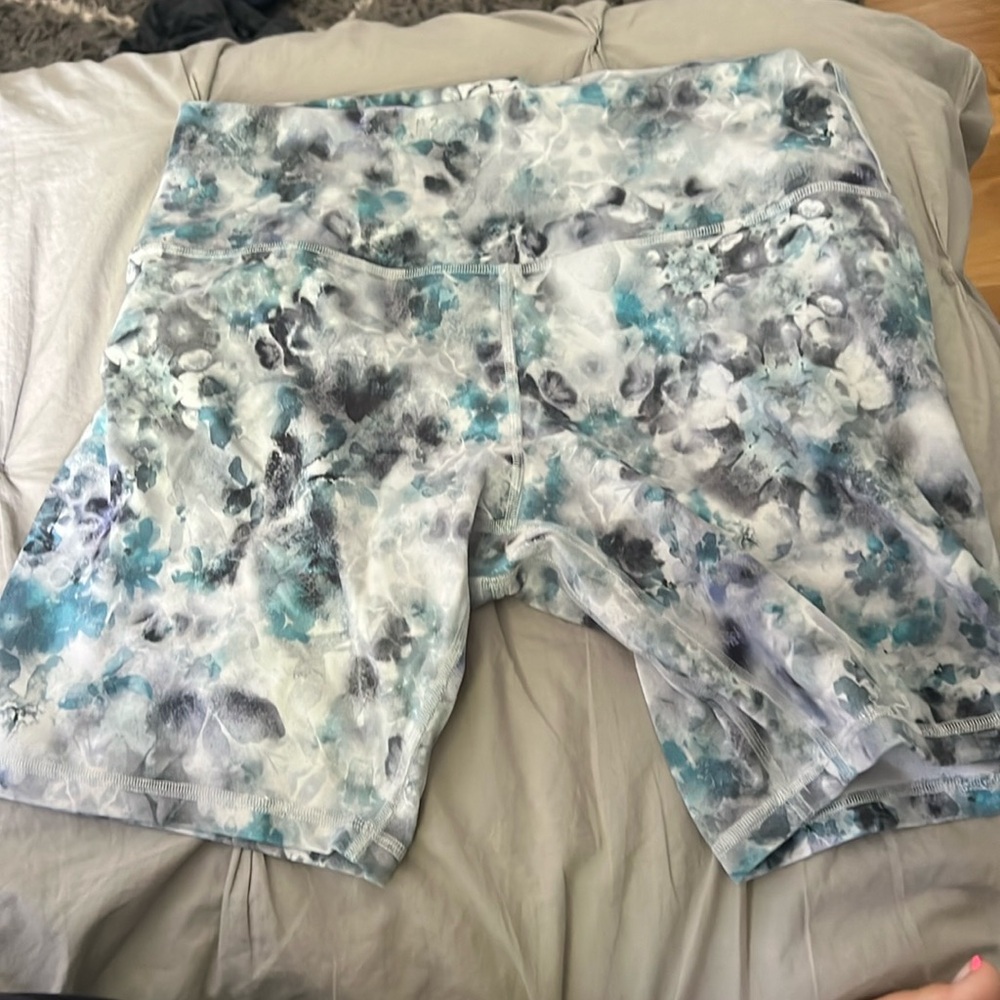 Lululemon tie dye biker shorts